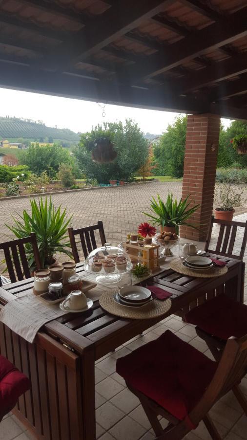 Cascina Il Volo Acomodação com café da manhã Moncalvo Exterior foto